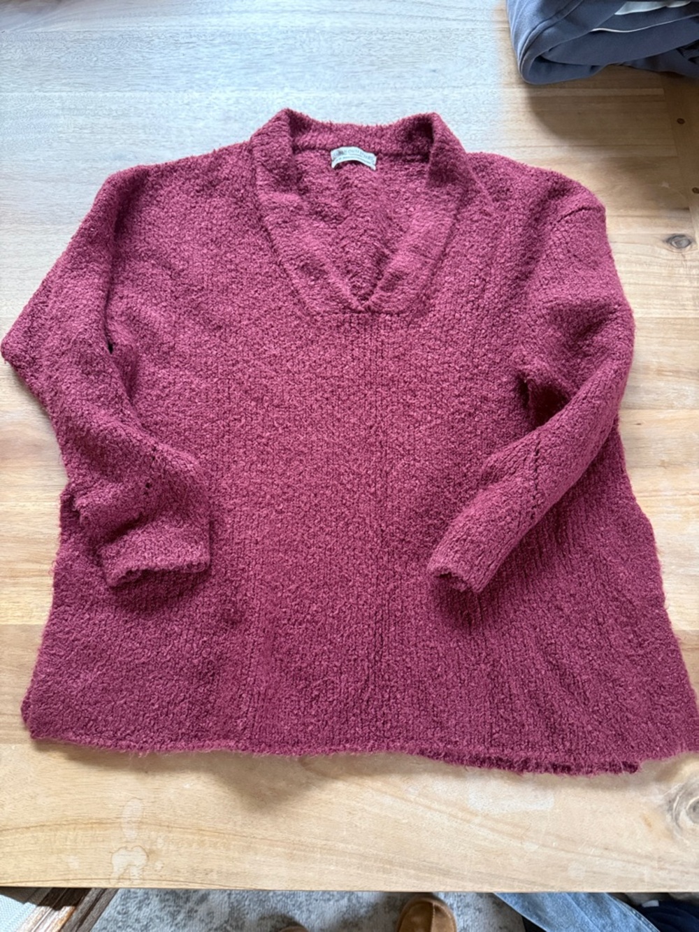 Urban Outfitters V-Neck Bouclé Sweater in Berry Rose